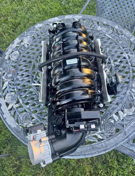 6.4/ 5.7 hemi ram truck intake manifold 6.4/ 5.7 hemi ram truck intake manifold
