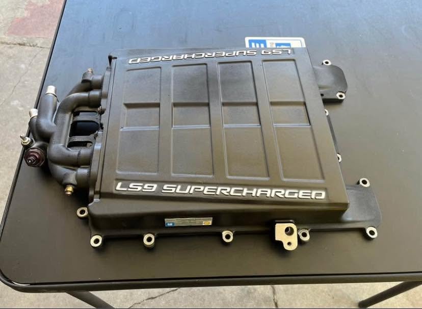c6 zr1 ls9 supercharger lid c6 zr1 ls9 supercharger lid