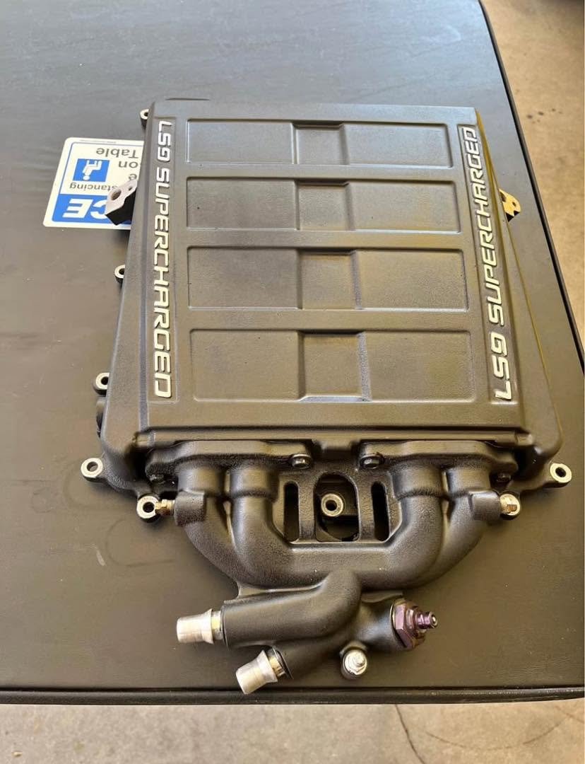 c6 zr1 ls9 supercharger lid c6 zr1 ls9 supercharger lid