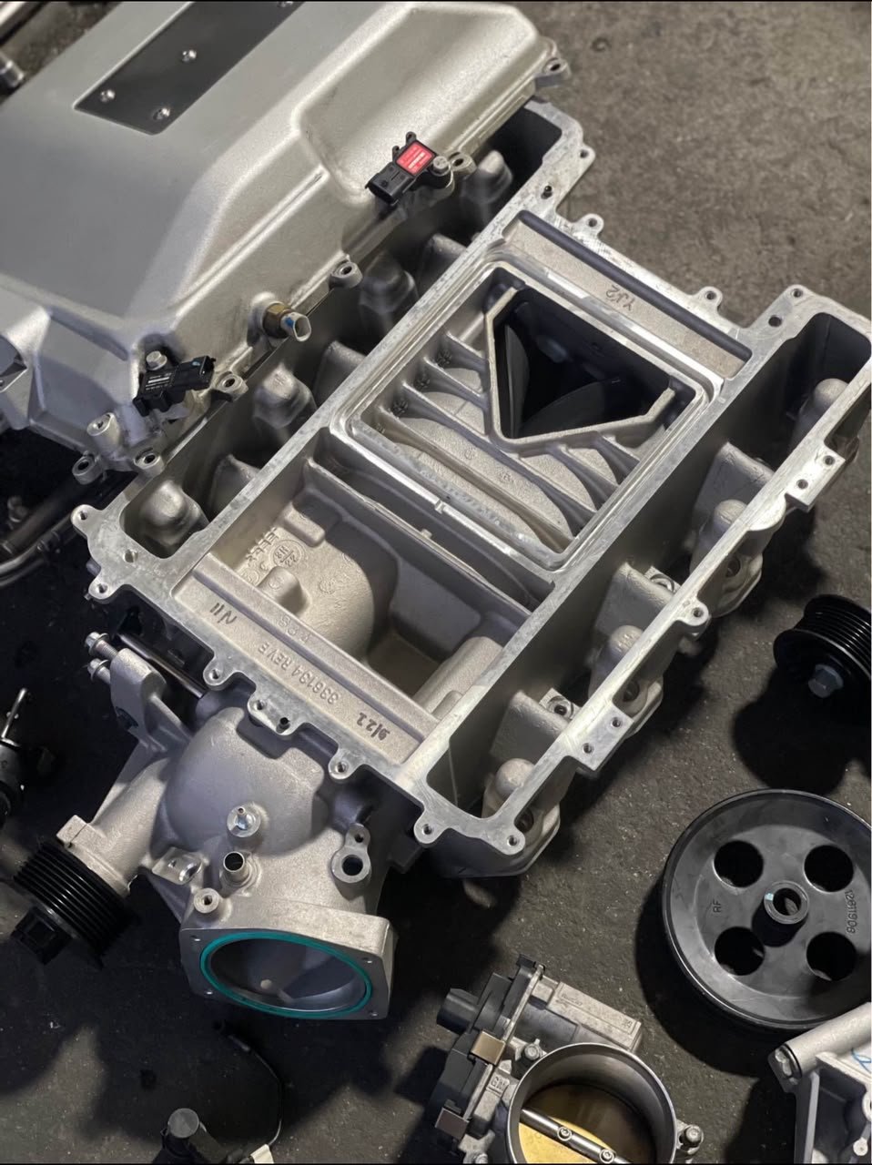lsa supercharger kit – new blower, cts v lid, injectors, fuel rails & complete accessory setup lsa supercharger kit – new blower, cts v lid, injectors, fuel rails & complete accessory setup